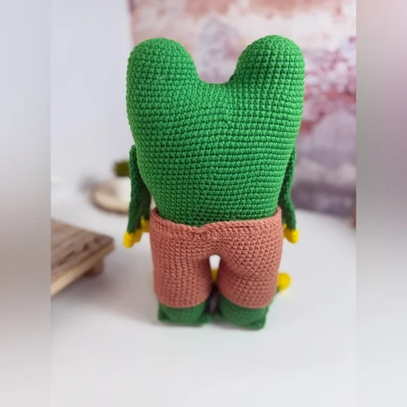 Handcrafted Leo The Green Frog Crochet Amigurumi - Picture 6 of 11